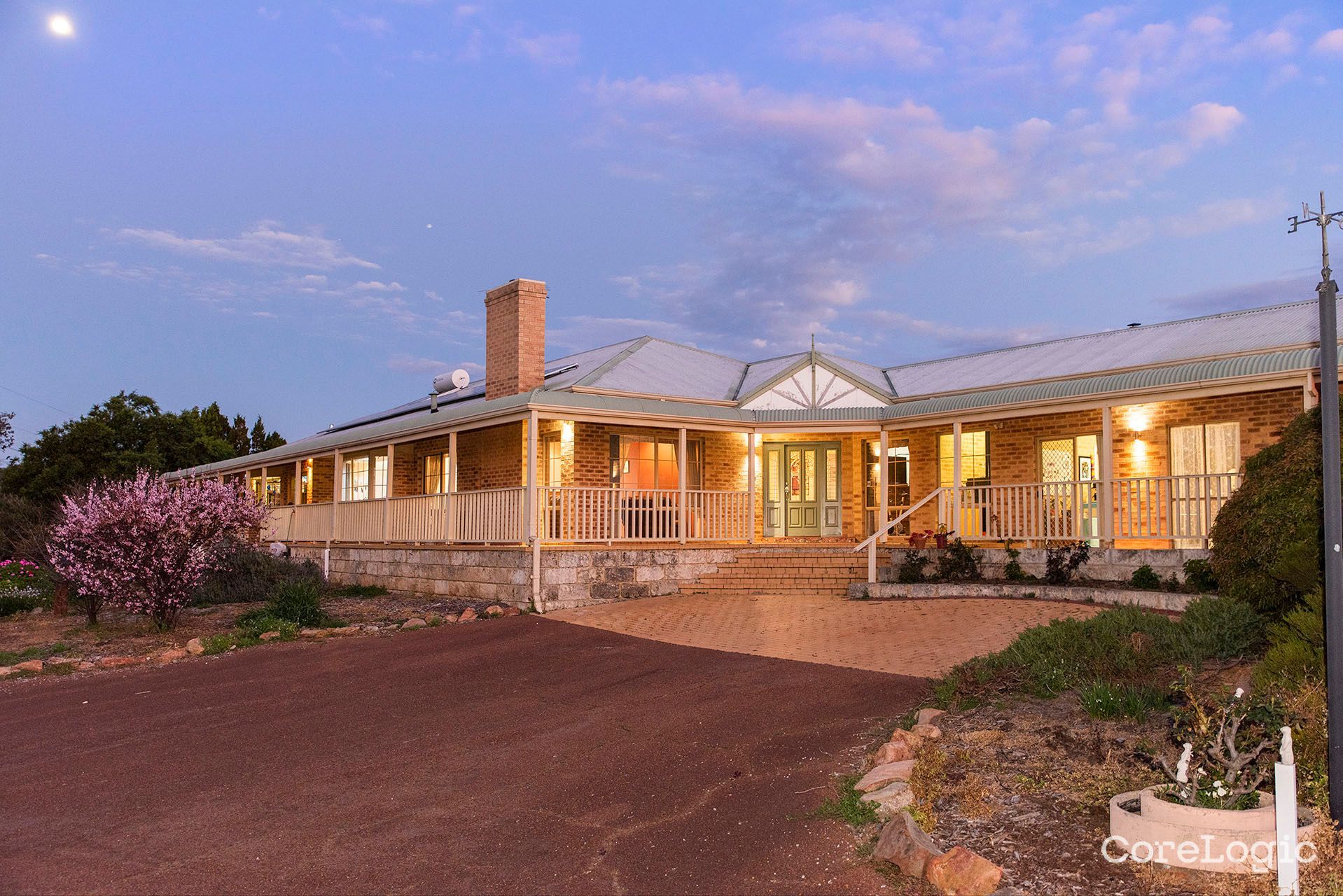17 Adelaide Crescent