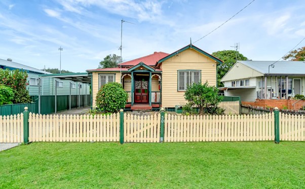 50 McLachlan St